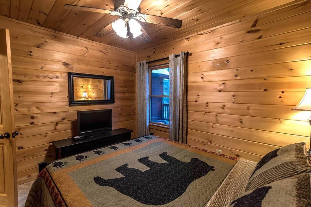 Private Creekside Cabin+Hot Tub,Pool Table, & Pets Ellijay Εξωτερικό φωτογραφία