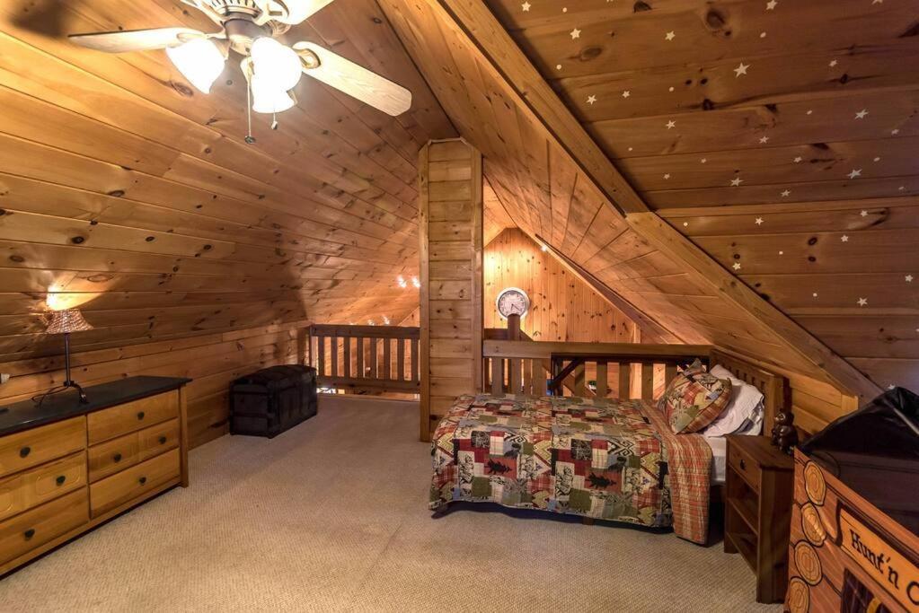 Private Creekside Cabin+Hot Tub,Pool Table, & Pets Ellijay Εξωτερικό φωτογραφία