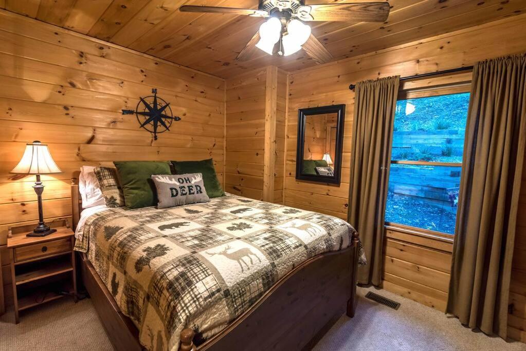 Private Creekside Cabin+Hot Tub,Pool Table, & Pets Ellijay Εξωτερικό φωτογραφία