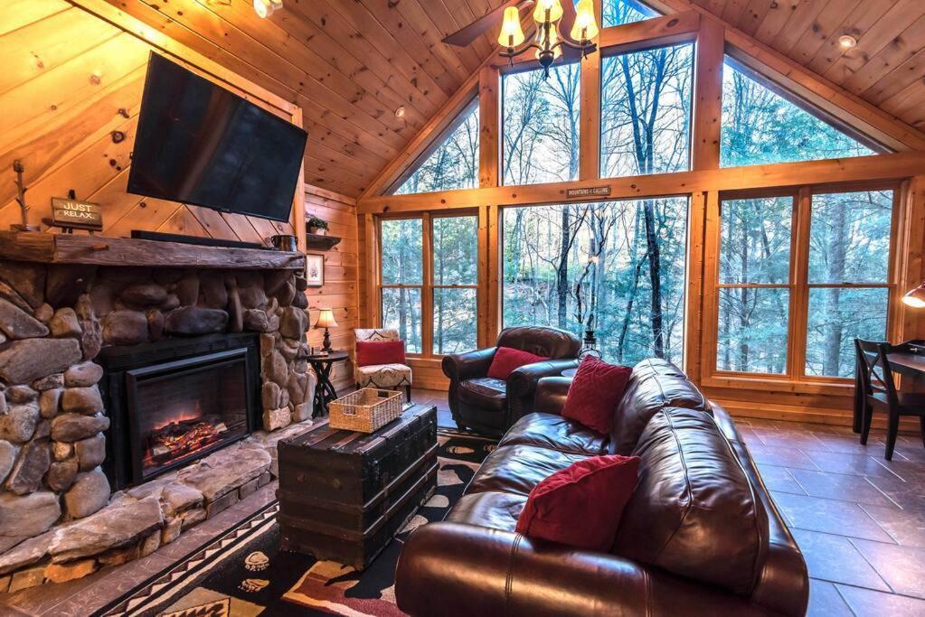 Private Creekside Cabin+Hot Tub,Pool Table, & Pets Ellijay Εξωτερικό φωτογραφία